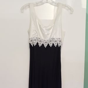 Black and white anklelength dress size 6-8